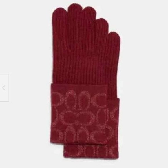 ❤ COACH SIGNATURE KNIT TECH GLOVES IN CHERRY COLOR - Picture 1 of 3